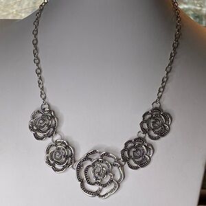 5/$15 Silver Floral Rose Statement Necklace - Women Jewelry